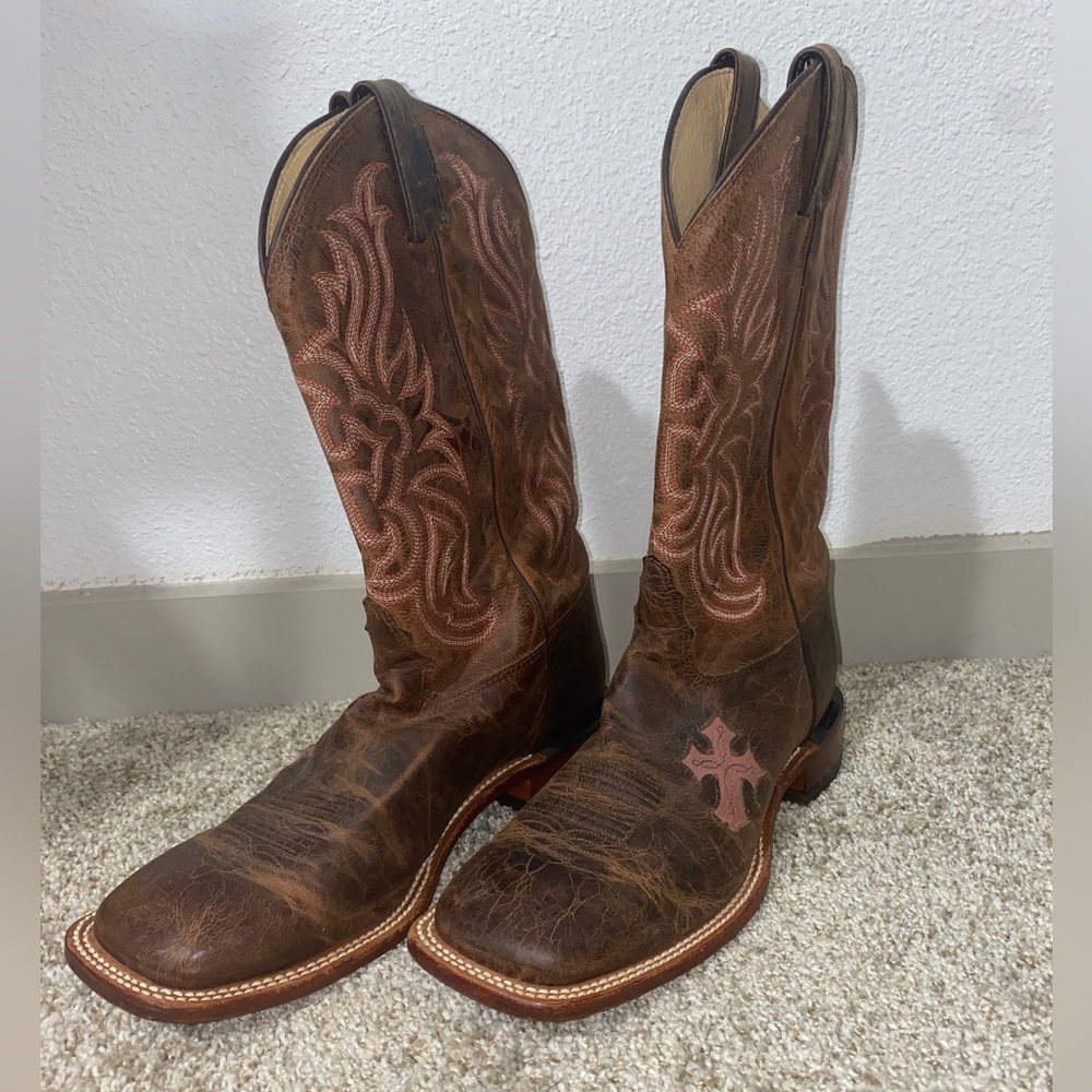 TONY LAMA women’s square toe boots